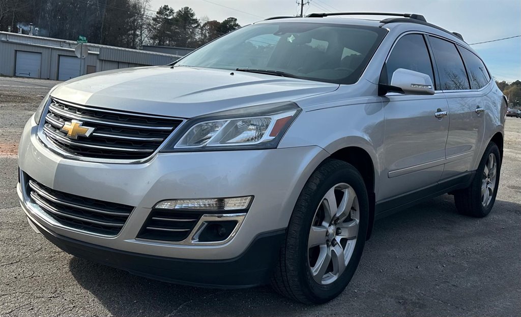 2016 Chevrolet Traverse LTZ photo 3