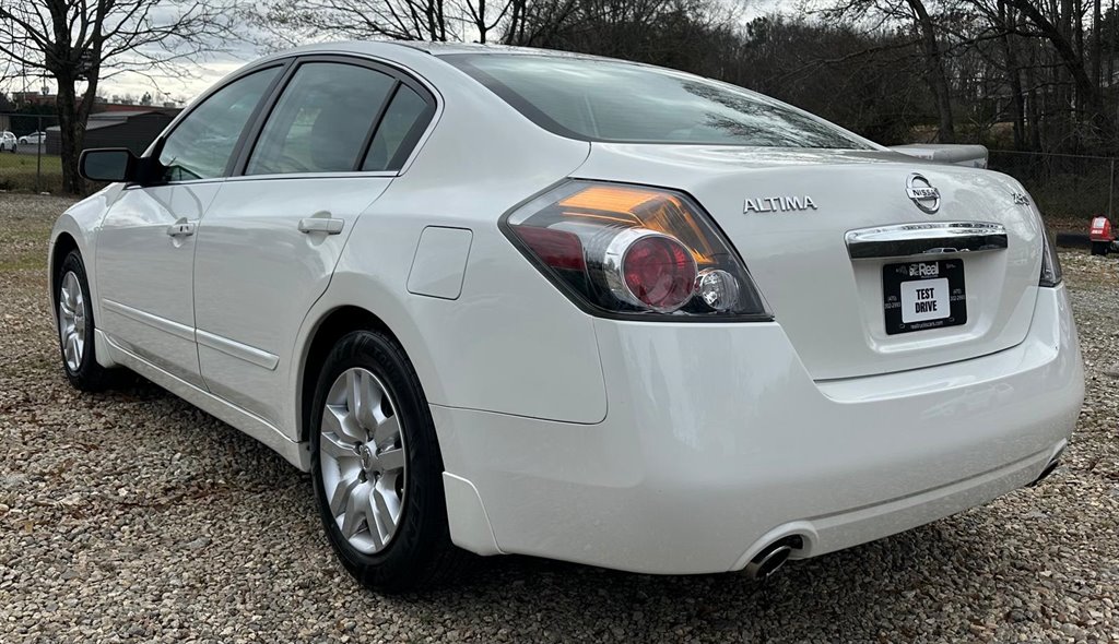 2010 Nissan Altima S photo 6