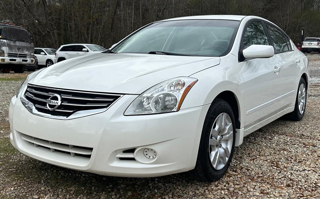 2010 Nissan Altima S photo 3