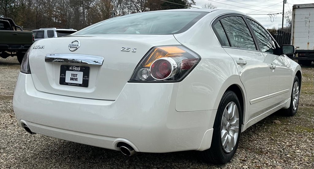 2010 Nissan Altima S photo 4