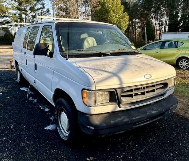 2001 Ford Econoline Van Commercial's photo