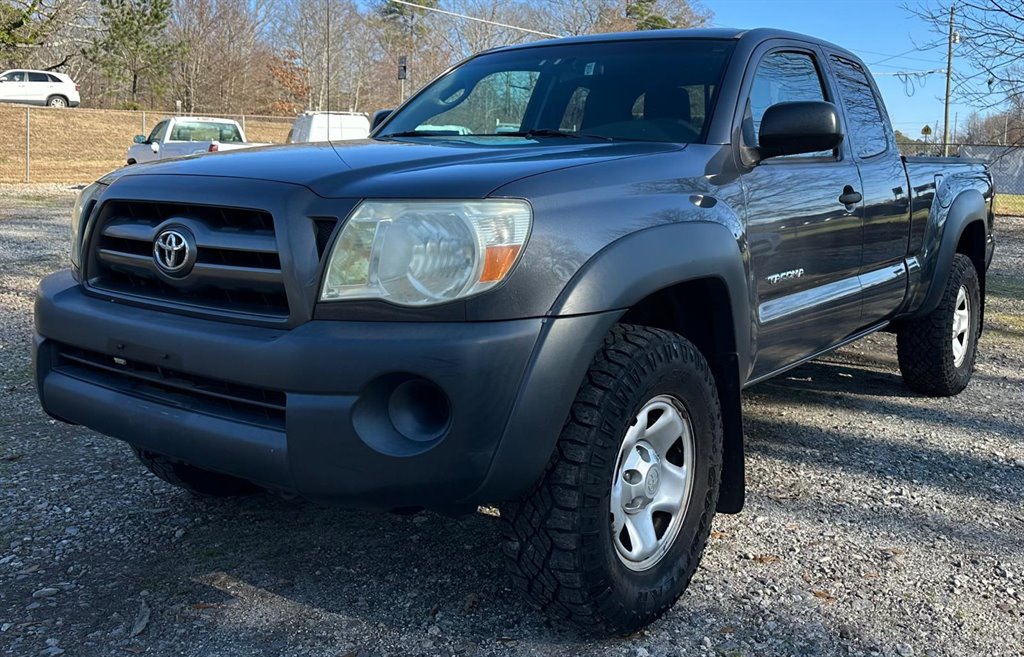 2010 Toyota Tacoma Base photo 3