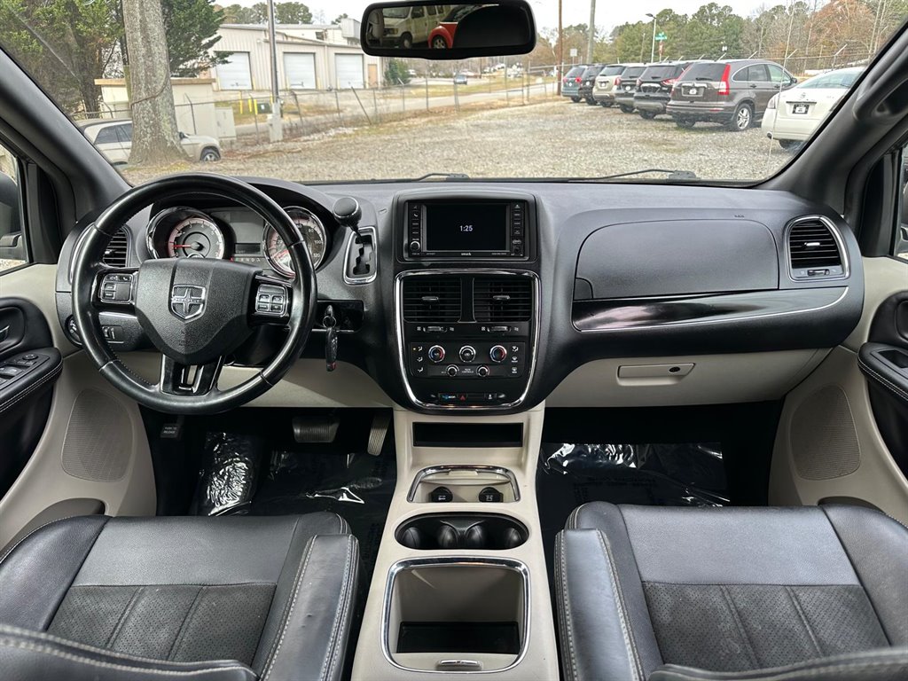 2019 Dodge Grand Caravan SXT photo 12