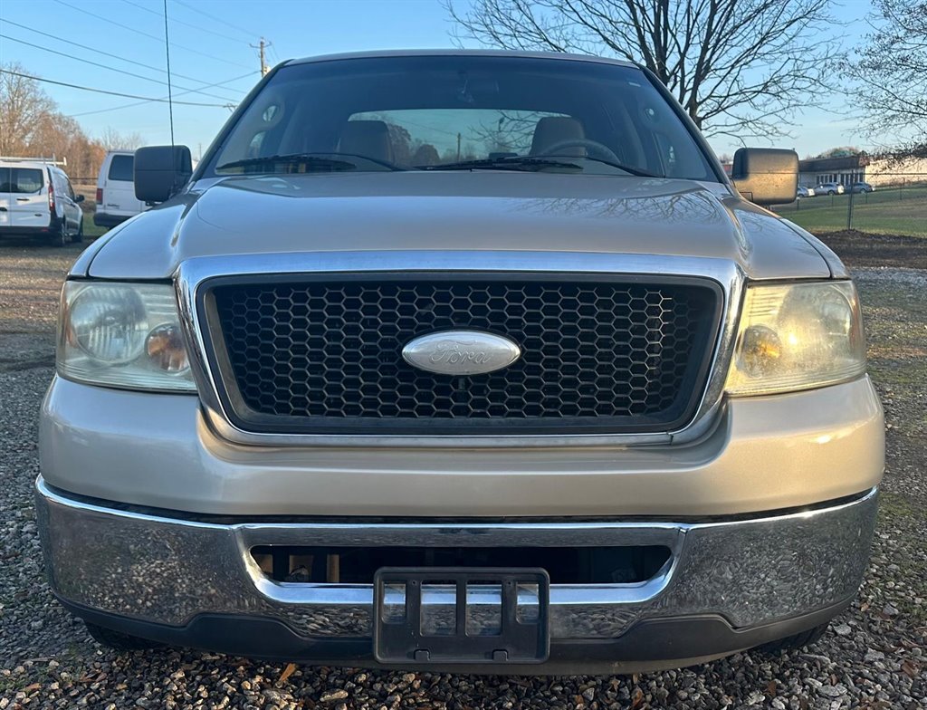 2007 Ford F-150 XLT photo 2